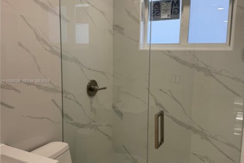 Купить виллу или дом в Саут-Майами, Флорида 2 спальни, 88.72м2, № 1995775 - фото 20