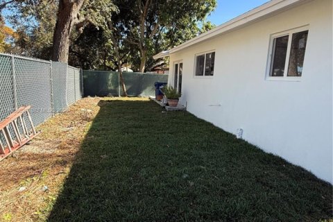 Купить виллу или дом в Саут-Майами, Флорида 2 спальни, 88.72м2, № 1995775 - фото 6