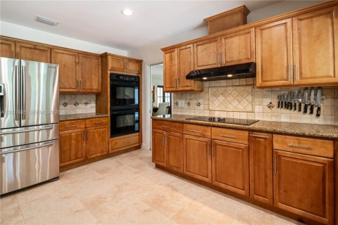 House in Palmetto Bay, Florida 4 bedrooms, 241.08 sq.m. № 2071641 - photo 20