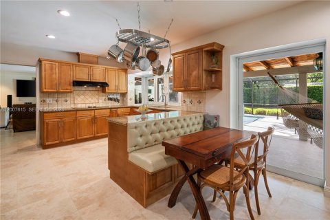 House in Palmetto Bay, Florida 4 bedrooms, 241.08 sq.m. № 2071641 - photo 19