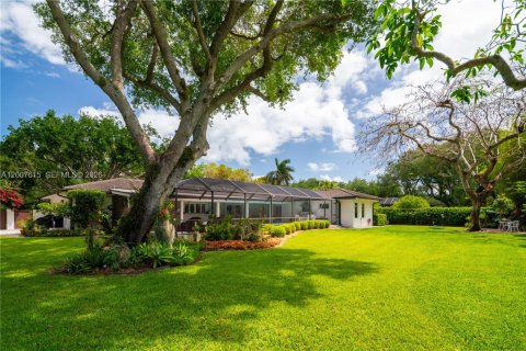 House in Palmetto Bay, Florida 4 bedrooms, 241.08 sq.m. № 2071641 - photo 12