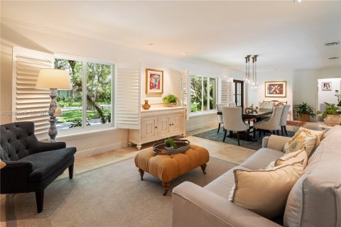 House in Palmetto Bay, Florida 4 bedrooms, 241.08 sq.m. № 2071641 - photo 16