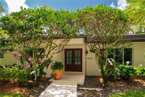 House in Palmetto Bay, Florida 4 bedrooms, 241.08 sq.m. № 2071641 - photo 4