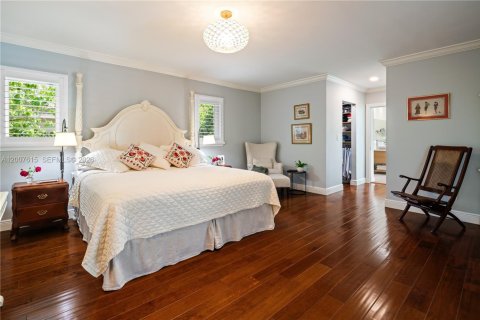 House in Palmetto Bay, Florida 4 bedrooms, 241.08 sq.m. № 2071641 - photo 25