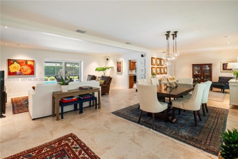 House in Palmetto Bay, Florida 4 bedrooms, 241.08 sq.m. № 2071641 - photo 13