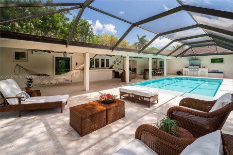House in Palmetto Bay, Florida 4 bedrooms, 241.08 sq.m. № 2071641 - photo 6