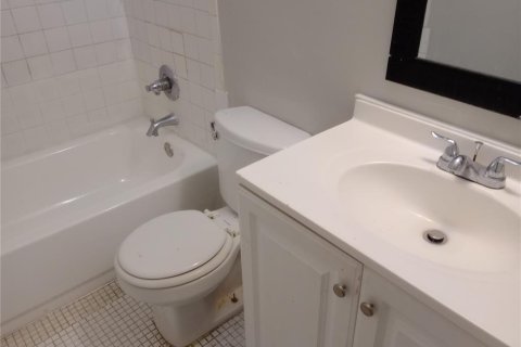 Condominio en alquiler en Daytona Beach, Florida, 2 dormitorios, 74.32 m2 № 2156518 - foto 4