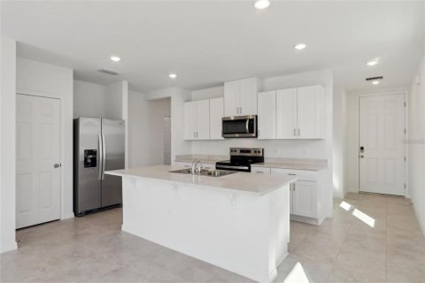 Casa en alquiler en Haines City, Florida, 4 dormitorios, 149.29 m2 № 1816558 - foto 5