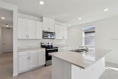 Casa en alquiler en Haines City, Florida, 4 dormitorios, 149.29 m2 № 1816558 - foto 3