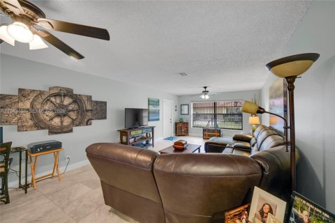 Casa en venta en Boynton Beach, Florida, 2 dormitorios, 130.43 m2 № 2001630 - foto 15