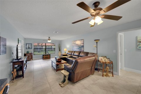 Casa en venta en Boynton Beach, Florida, 2 dormitorios, 130.43 m2 № 2001630 - foto 16