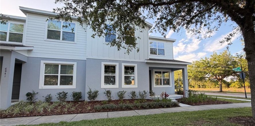 Adosado en Saint Cloud, Florida 4 dormitorios, 182.18 m2 № 2156250