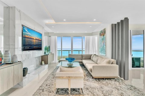 Condominio en venta en Fort Lauderdale, Florida, 4 dormitorios, 274.06 m2 № 1927581 - foto 8