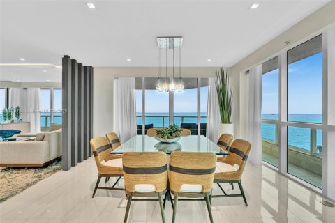 Condominio en venta en Fort Lauderdale, Florida, 4 dormitorios, 274.06 m2 № 1927581 - foto 7