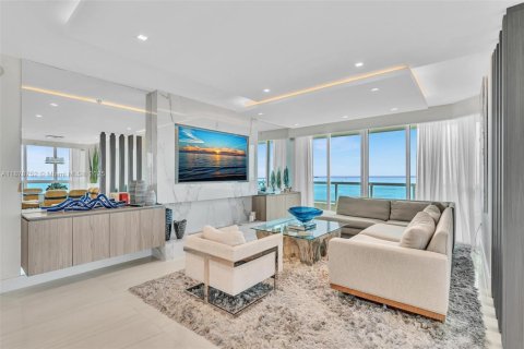 Condominio en venta en Fort Lauderdale, Florida, 4 dormitorios, 274.06 m2 № 1927581 - foto 5
