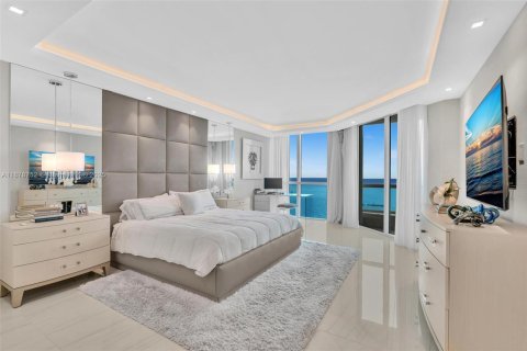 Condominio en venta en Fort Lauderdale, Florida, 4 dormitorios, 274.06 m2 № 1927581 - foto 21