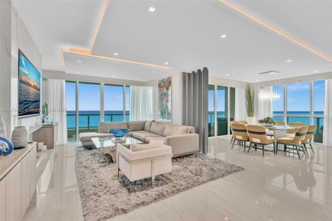 Condominio en venta en Fort Lauderdale, Florida, 4 dormitorios, 274.06 m2 № 1927581 - foto 3