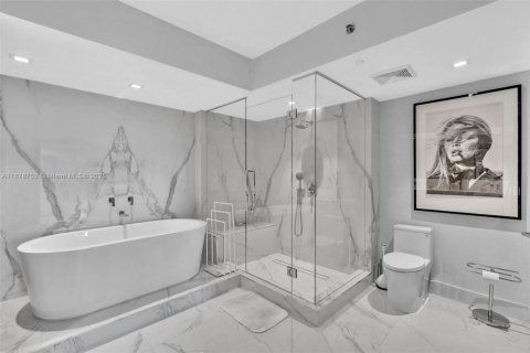 Condominio en venta en Fort Lauderdale, Florida, 4 dormitorios, 274.06 m2 № 1927581 - foto 30