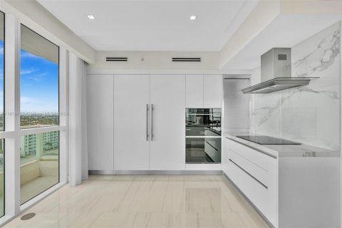 Condominio en venta en Fort Lauderdale, Florida, 4 dormitorios, 274.06 m2 № 1927581 - foto 17