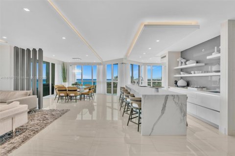 Condominio en venta en Fort Lauderdale, Florida, 4 dormitorios, 274.06 m2 № 1927581 - foto 2