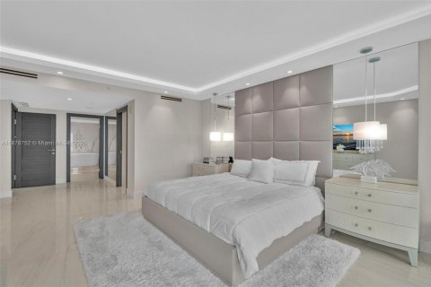 Condominio en venta en Fort Lauderdale, Florida, 4 dormitorios, 274.06 m2 № 1927581 - foto 25