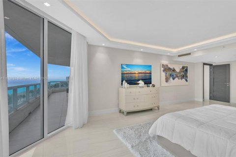 Condominio en venta en Fort Lauderdale, Florida, 4 dormitorios, 274.06 m2 № 1927581 - foto 26