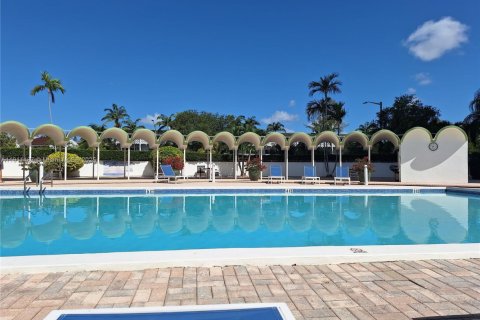 Снять в аренду кондоминиум в Норт-Майами, Флорида 1 спальня, 79.62м2, № 1969050 - фото 9