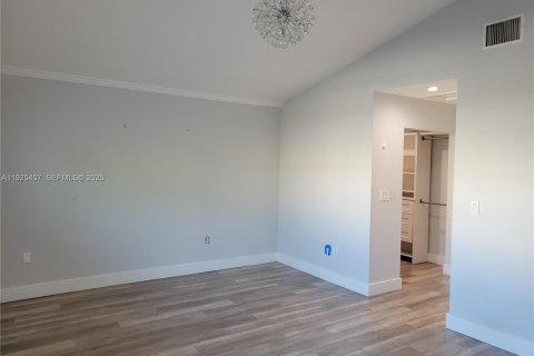 Townhouse in Pembroke Pines, Florida 3 bedrooms, 167.41 sq.m. № 1984007 - photo 18