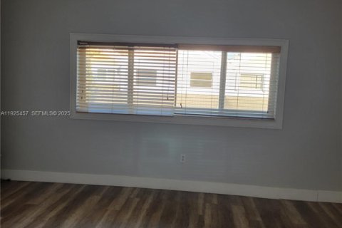 Townhouse in Pembroke Pines, Florida 3 bedrooms, 167.41 sq.m. № 1984007 - photo 17