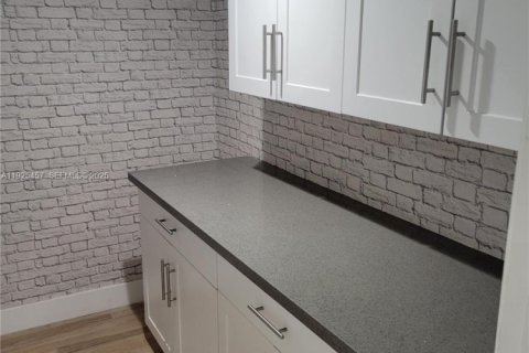 Townhouse in Pembroke Pines, Florida 3 bedrooms, 167.41 sq.m. № 1984007 - photo 10