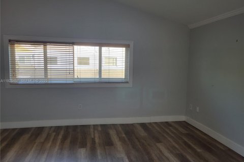 Townhouse in Pembroke Pines, Florida 3 bedrooms, 167.41 sq.m. № 1984007 - photo 19