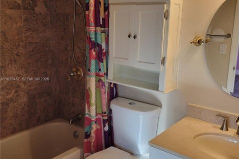 Townhouse in Pembroke Pines, Florida 3 bedrooms, 167.41 sq.m. № 1984007 - photo 24