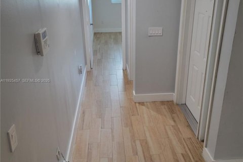 Townhouse in Pembroke Pines, Florida 3 bedrooms, 167.41 sq.m. № 1984007 - photo 25