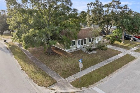 House in Pinellas Park, Florida 2 bedrooms, 84.54 sq.m. № 2341578 - photo 30