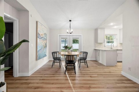 House in Pinellas Park, Florida 2 bedrooms, 84.54 sq.m. № 2341578 - photo 3