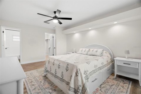 House in Pinellas Park, Florida 2 bedrooms, 84.54 sq.m. № 2341578 - photo 16