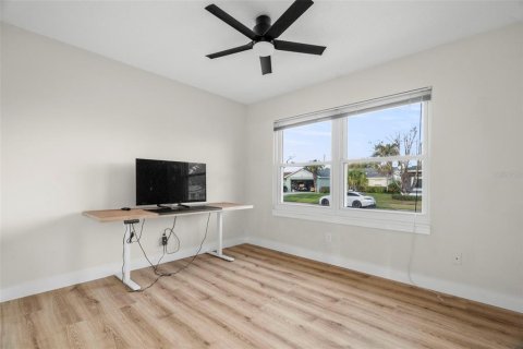 House in Pinellas Park, Florida 2 bedrooms, 84.54 sq.m. № 2341578 - photo 19