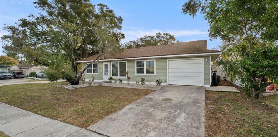 House in Pinellas Park, Florida 2 bedrooms, 84.54 sq.m. № 2341578