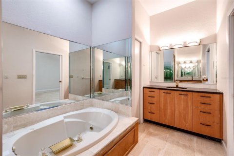 House in Saint Petersburg, Florida 3 bedrooms, 227.42 sq.m. № 2231452 - photo 26