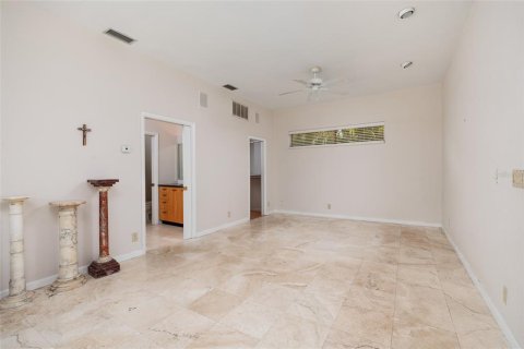 House in Saint Petersburg, Florida 3 bedrooms, 227.42 sq.m. № 2231452 - photo 25
