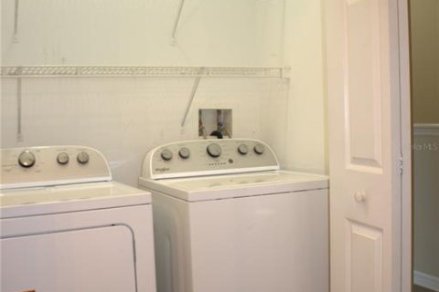 Townhouse in Sarasota, Florida 3 bedrooms, 138.15 sq.m. № 1914171 - photo 12