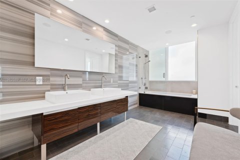 Купить кондоминиум в Майами, Флорида 4 спальни, 353.03м2, № 2028033 - фото 23