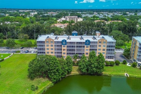 Copropriété à vendre à Largo, Floride: 3 chambres, 146.41 m2 № 1915160 - photo 1