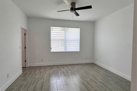 House in Rotonda, Florida 3 bedrooms, 139.91 sq.m. № 1609421 - photo 28