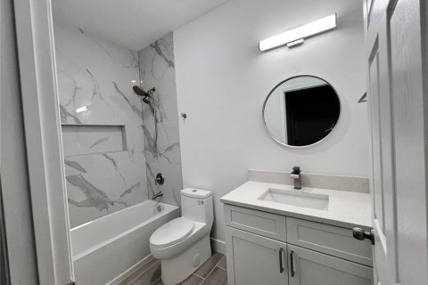 House in Rotonda, Florida 3 bedrooms, 139.91 sq.m. № 1609421 - photo 17