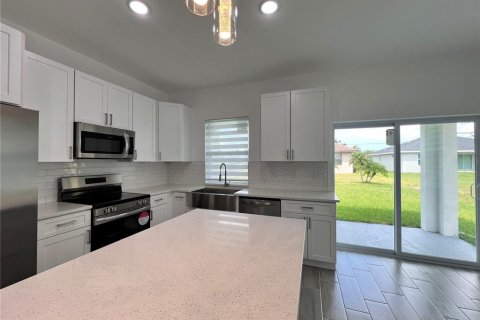 House in Rotonda, Florida 3 bedrooms, 139.91 sq.m. № 1609421 - photo 11