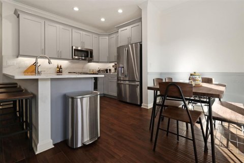 Touwnhouse à louer à Tampa, Floride: 3 chambres, 141.3 m2 № 2167130 - photo 4