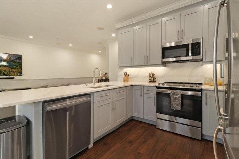 Touwnhouse à louer à Tampa, Floride: 3 chambres, 141.3 m2 № 2167130 - photo 12