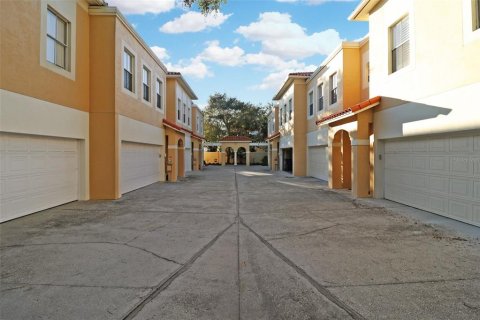 Touwnhouse à louer à Tampa, Floride: 3 chambres, 141.3 m2 № 2167130 - photo 2