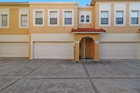 Touwnhouse à louer à Tampa, Floride: 3 chambres, 141.3 m2 № 2167130 - photo 3
